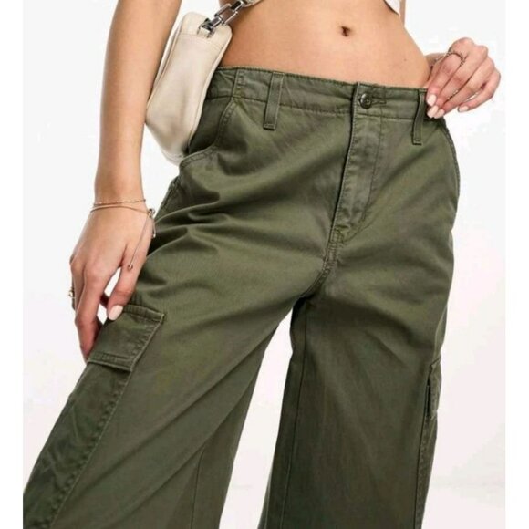 Levis 94 Baggy Cargo Pants Sz 29 Waist Relaxed Fit Adjustable Cuffs Casual Style - Picture 12 of 12